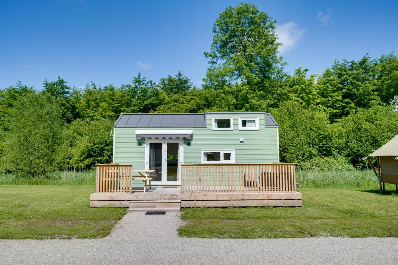 Green Tiny House With Shared Pool Zeewolde Dış mekan fotoğraf