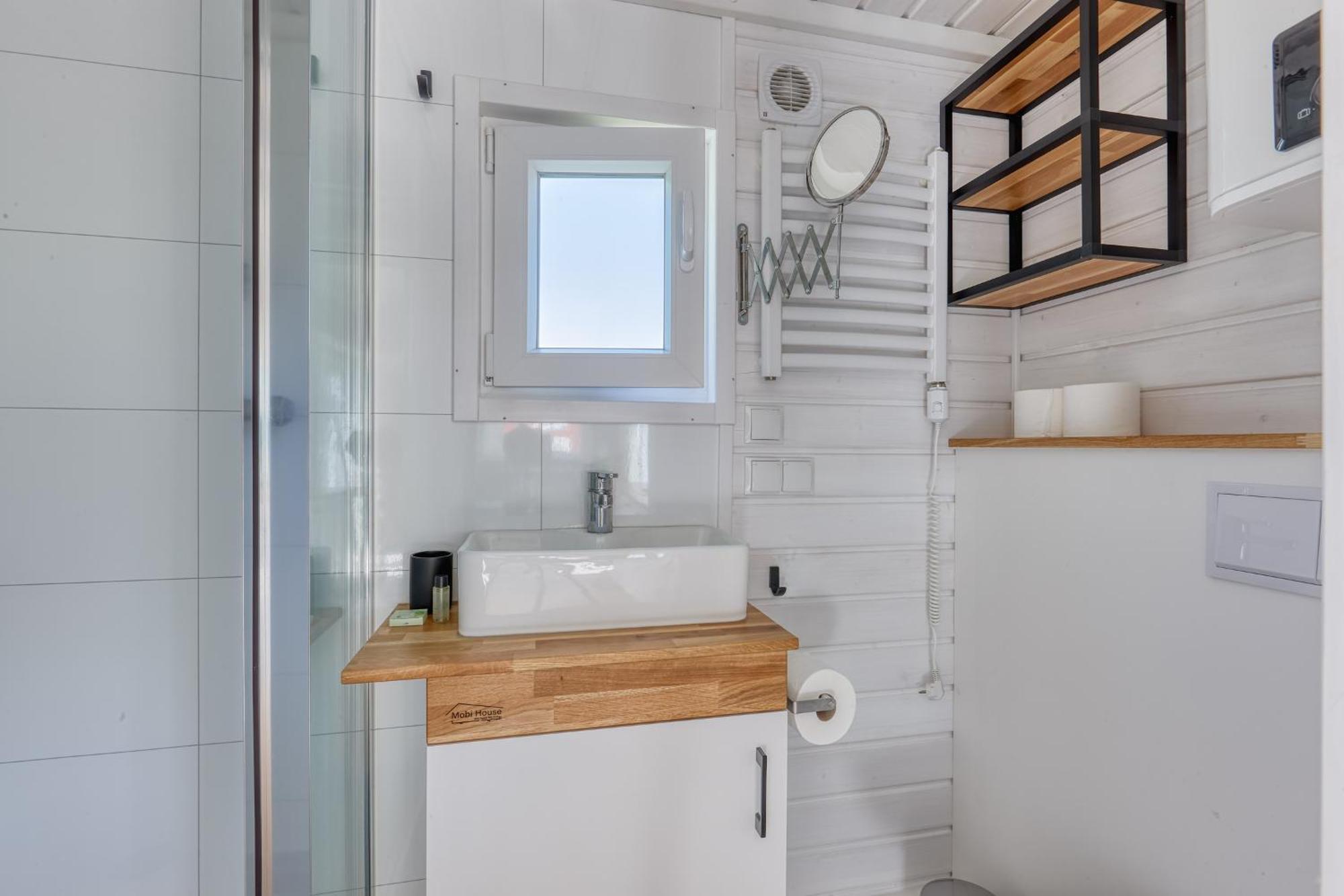 Green Tiny House With Shared Pool Zeewolde Dış mekan fotoğraf